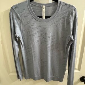 Lululemon Athletica Light Gray Long Sleeve Top